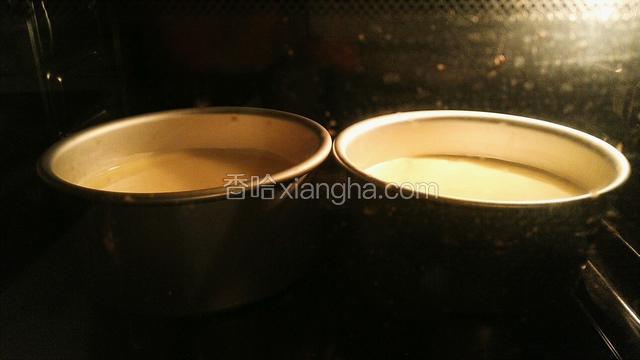 烤箱140℃预热，中下层烤50-60分钟～