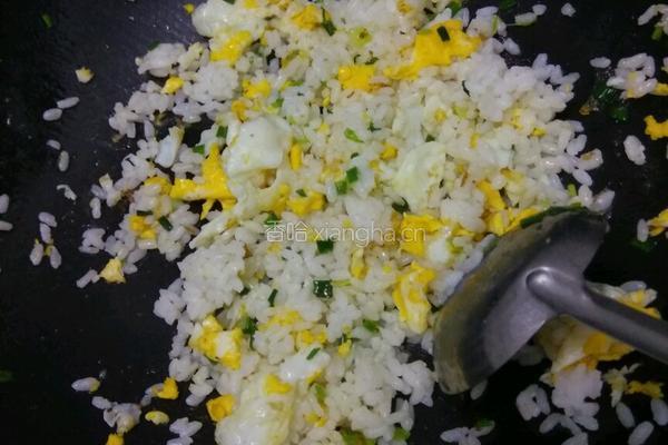 香葱蛋炒饭的做法图解2