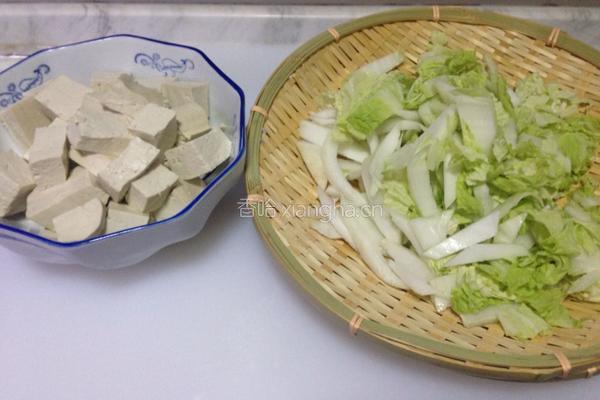 砂锅豆腐的做法图解1