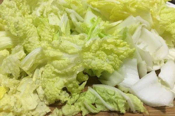 鸡蛋清汤娃娃菜的做法图解1