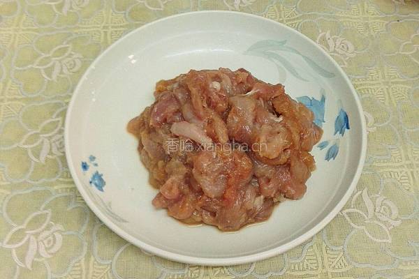 胜瓜木耳炒肉丝的做法图解1