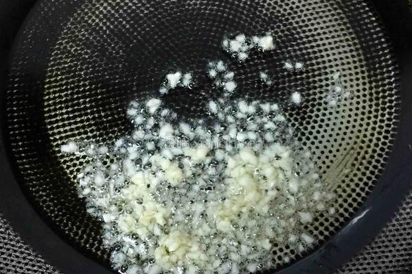 中式火腿蔬菜炒意面的做法图解5