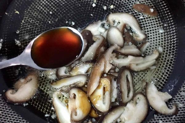 中式火腿蔬菜炒意面的做法图解6