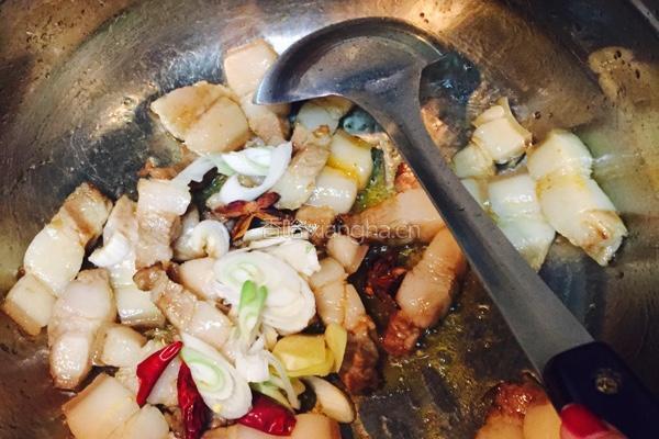 红烧肉炖土豆的做法图解6