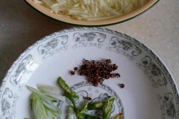 清炒土豆丝的做法图解1