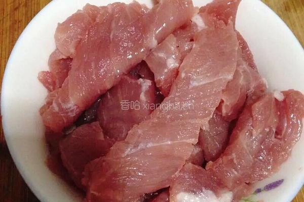 萝卜肉片汤的做法图解2