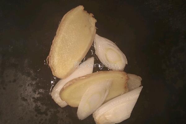 鸡爪白菜蘑菇豆腐汤的做法图解7