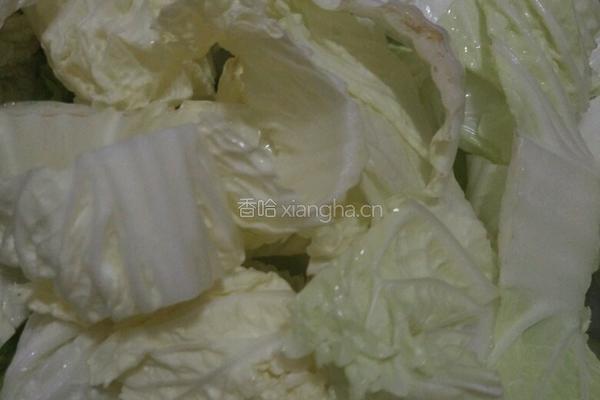 鸡爪白菜蘑菇豆腐汤的做法图解2