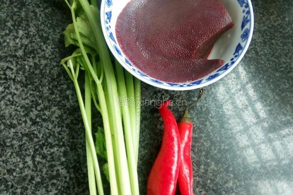 香芹溜肝尖儿的做法图解1