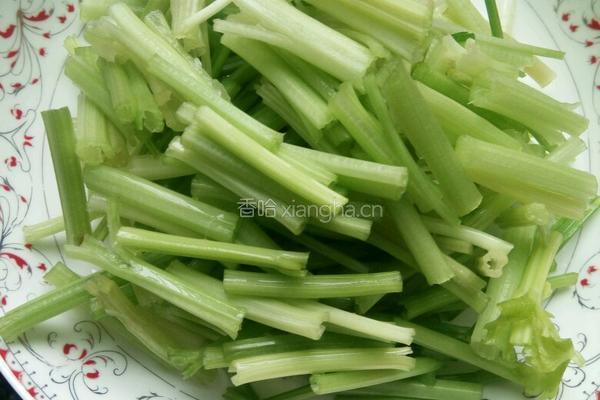 香芹溜肝尖儿的做法图解3