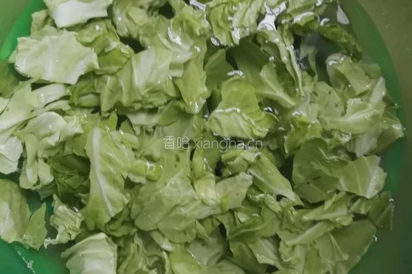 干煸甘蓝的做法图解1
