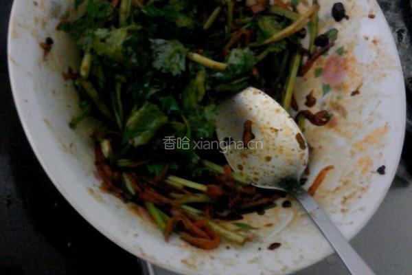 胡萝卜拌香菜的做法图解7