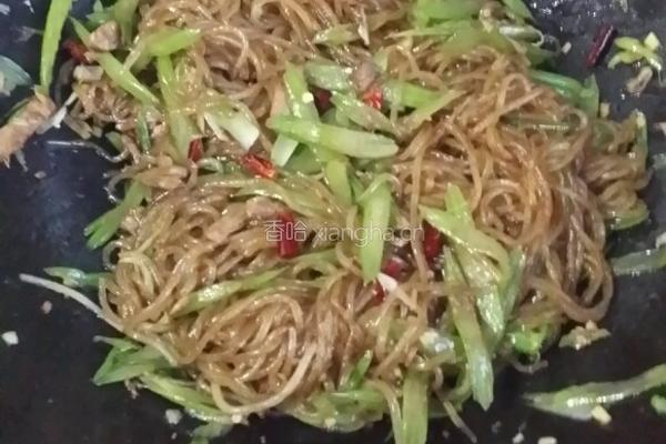 芹菜肉丝炒粉条的做法图解6