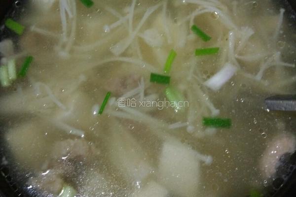 金针菇瘦肉豆腐汤的做法图解7
