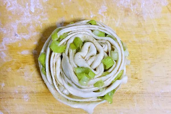葱油盘丝饼的做法图解8