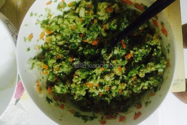 白菜芹菜胡萝卜肉馅包子的做法图解4