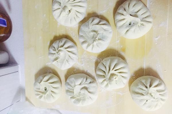 白菜芹菜胡萝卜肉馅包子的做法图解8
