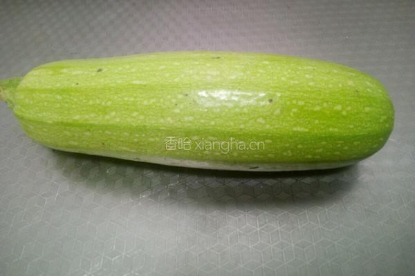 西葫芦炒鸡蛋的做法图解1