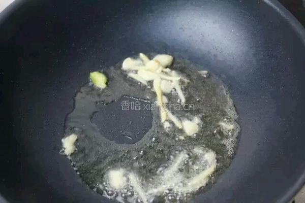 西葫芦鸡蛋黑木耳的做法图解4
