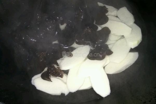 山药炒木耳的做法图解4