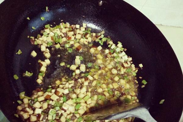 什锦炒饭（蔬菜肉丁炒饭）的做法图解7