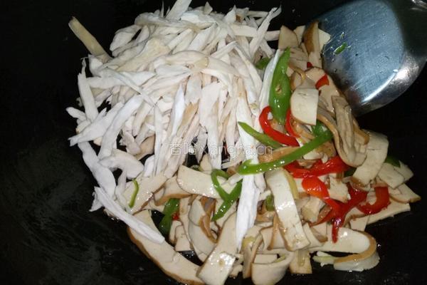 杏鲍菇豆腐干炒肉丝的做法图解9