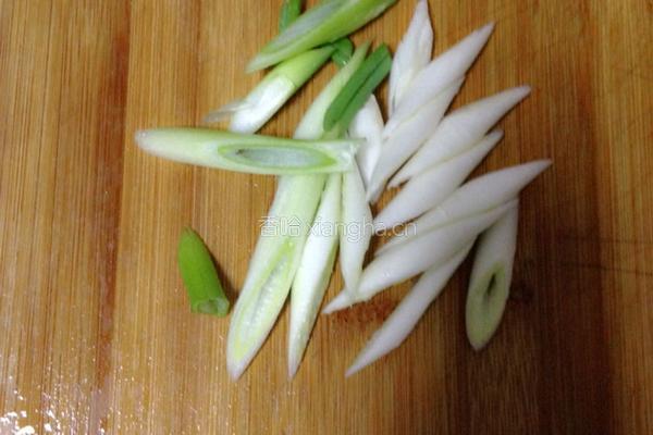 葱爆羊肉炒饭的做法图解3