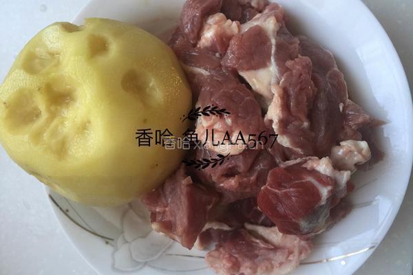牛肉炖土豆的做法图解1