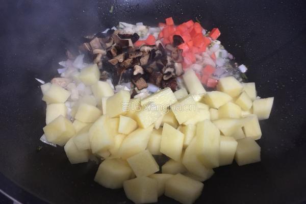 土豆焖饭的做法图解6