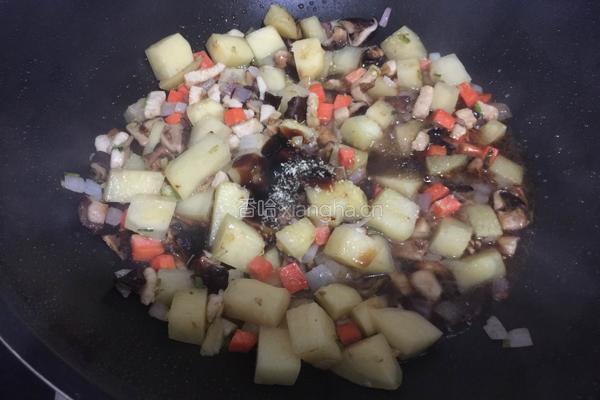 土豆焖饭的做法图解7