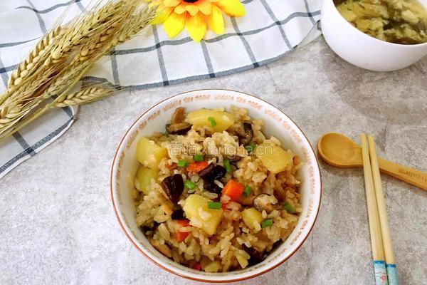 土豆焖饭的做法图解12