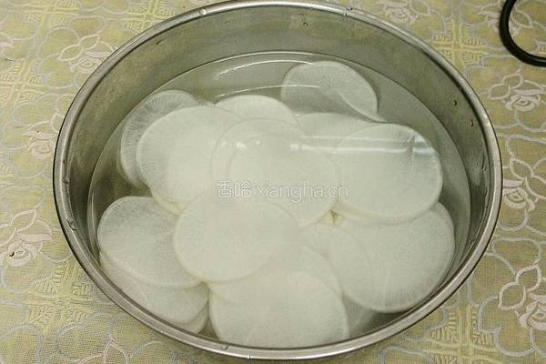 酸甜萝卜片的做法图解3