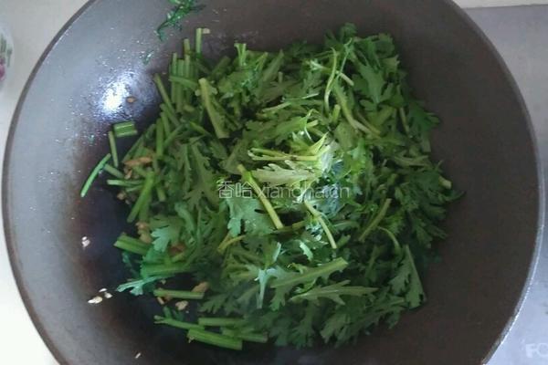 蒜蓉炒茼蒿的做法图解5