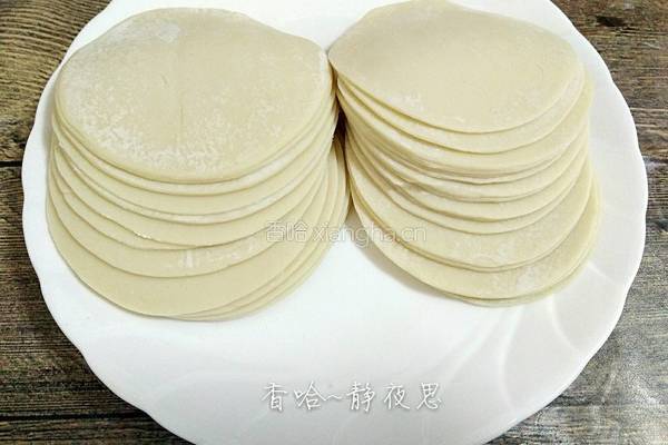 胡萝卜馅梅花饺的做法图解10