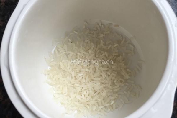 南瓜豆腐粥的做法图解1