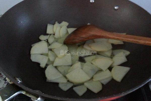 洋葱炒土豆片的做法图解3