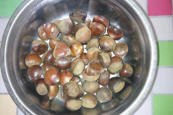 原味水煮栗子的做法图解1