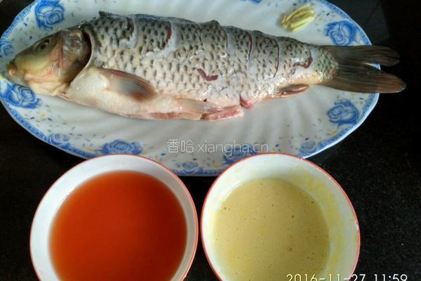 糖醋鲤鱼的做法图解1