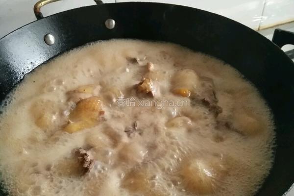 东北菜小鸡炖蘑菇粉条的做法图解4