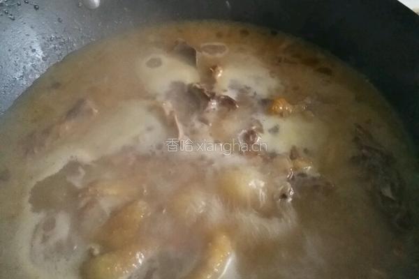 东北菜小鸡炖蘑菇粉条的做法图解5