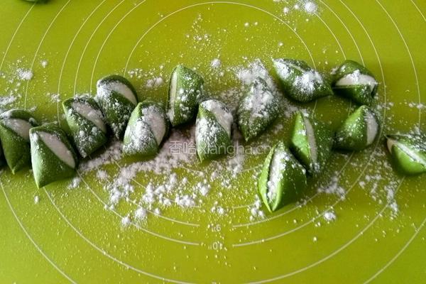 白菜（百财）饺子的做法图解12