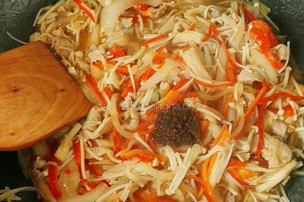 沙爹金菇豚肉片的做法图解8