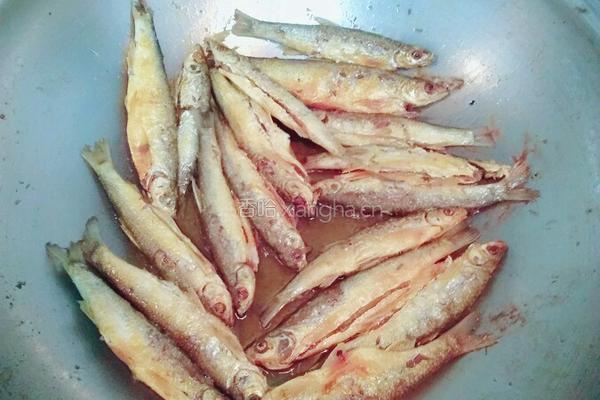 酸辣小酥鱼的做法图解2