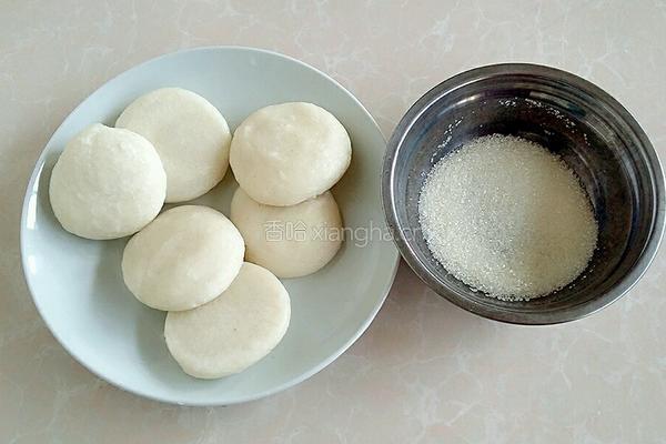 油煎糖糍粑的做法图解1