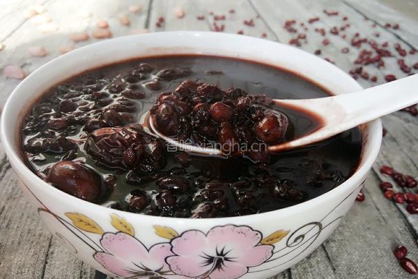 红枣红豆黑米粥的做法图解5