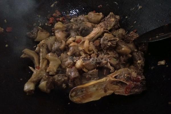 花生闷鸭的做法图解7