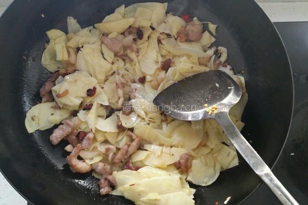 鲜冬笋炒五花肉的做法图解6