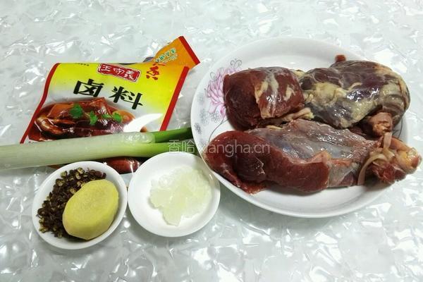 卤牛肉的做法图解1
