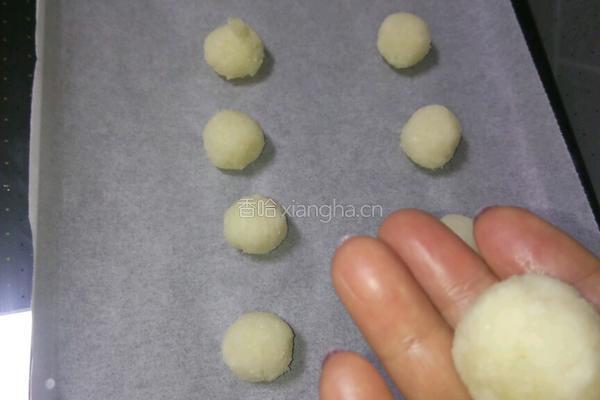 小西点蛋白椰蓉球的做法图解6