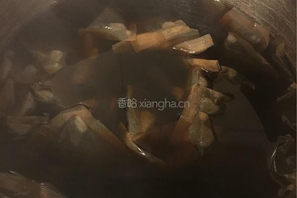 波霸珍珠奶茶的做法图解1
